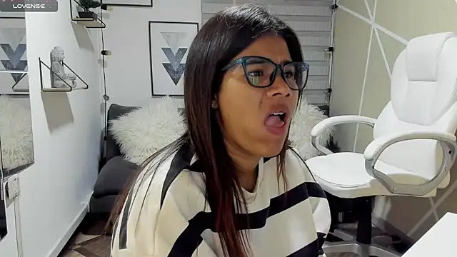 Enma  clark online show from March 2026 04:07:02 AM