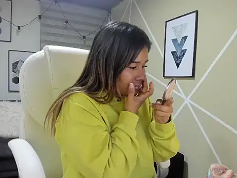 Enma  clark online show from October 2025 04:11:02 AM