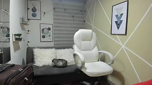 Enma  clark online show from November 2025 03:29:01 AM