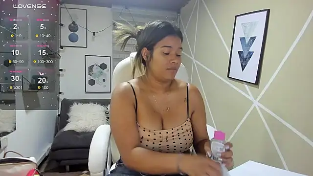 Enma  clark online show from January 2026 04:41:02 AM