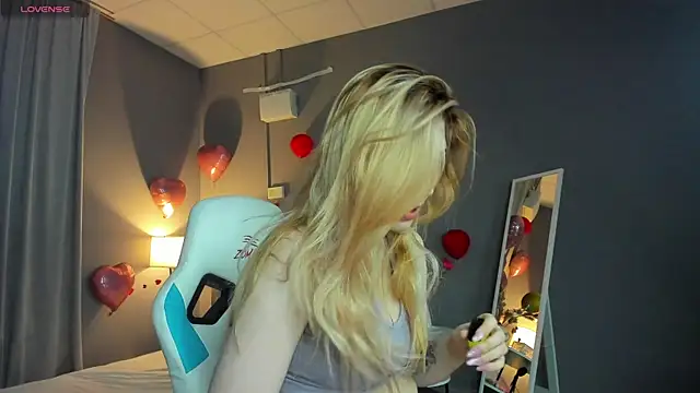 Vanessa Walters online show from March 2025 02:15:01 AM