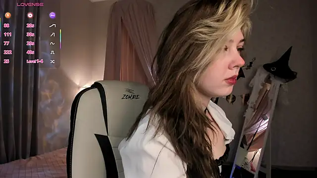 Vanessa Walters online show from November 2025 03:02:02 AM