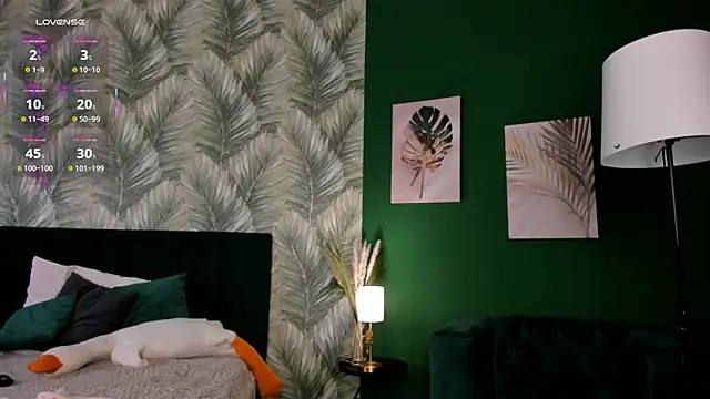 Vanessa Walters online show from October 2025 02:57:02 AM