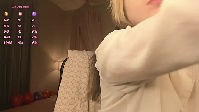 Vanessa Walters online show from October 2025 02:56:01 AM