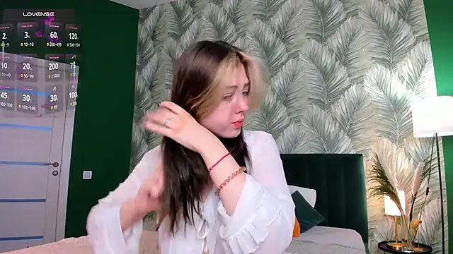 Vanessa Walters online show from October 2025 03:29:02 AM