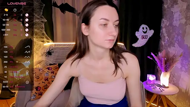 annacooleman online show from October 2025 02:22:01 AM