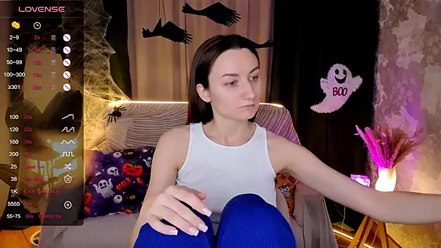 annacooleman online show from October 2025 02:12:02 AM