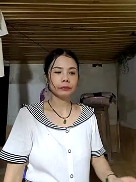 Tinease online show from September 2025 12:44:02 PM