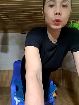 Tinease online show from October 2025 02:39:01 PM