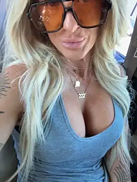 blondiluvsanal online show from October 2025 08:09:02 PM