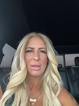 Snapshot of blondiluvsanal chatting on February 2026 08:09:02 PM blondiluvsanal online show from February 2026 08:09:02 PM