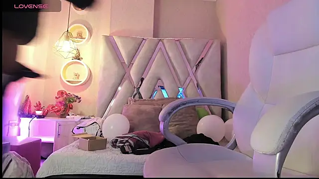 Punkys  online show from April 2026 11:33:01 PM