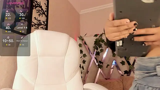 Snapshot of Punkys_ chatting on March 2025 03:06:01 PM Punkys online show from March 2025 03:06:01 PM