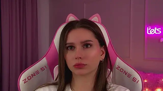 Snapshot of DianaVert chatting on December 2025 06:23:01 PM DianaVert online show from December 2025 06:23:01 PM