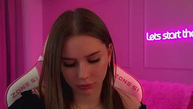 Snapshot of DianaVert chatting on February 2026 07:53:02 PM DianaVert online show from February 2026 07:53:02 PM