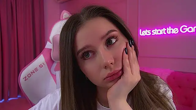 Snapshot of DianaVert chatting on February 2026 06:22:01 AM DianaVert online show from February 2026 06:22:01 AM