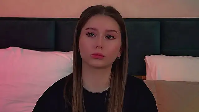 Snapshot of DianaVert chatting on February 2026 03:36:02 PM DianaVert online show from February 2026 03:36:02 PM