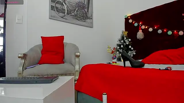 Snapshot of Lady_Godss chatting on December 2024 01:08:01 AM Lady Godss online show from December 2024 01:08:01 AM