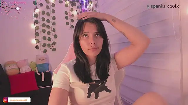moonliiiight1 online show from March 2025 12:44:01 AM