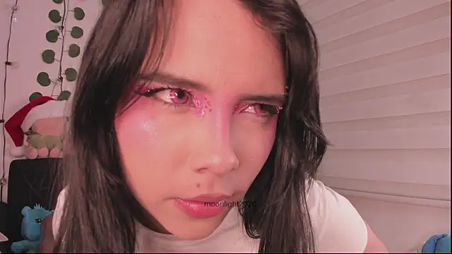 moonliiiight1 online show from January 2026 01:01:02 AM