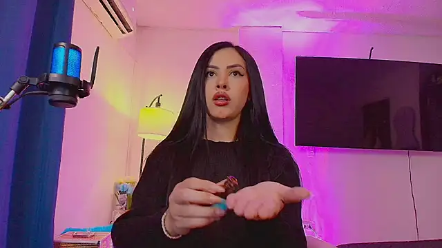 Maya Bluee online show from May 2026 08:17:02 PM