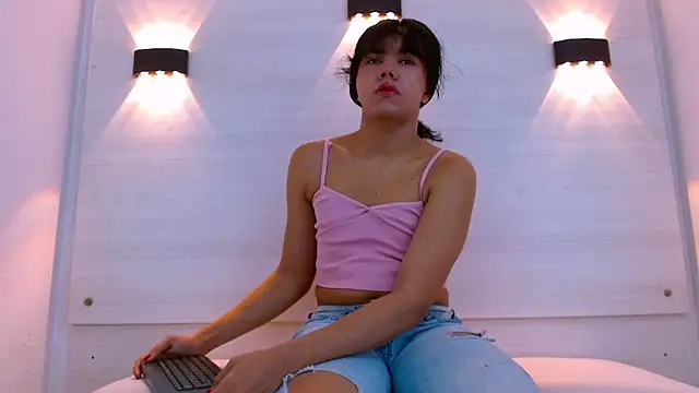 AndreaGil  online show from December 2025 01:17:02 PM