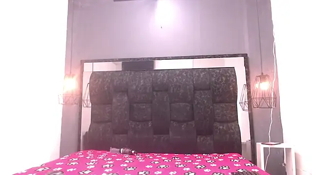 AndreaGil  online show from October 2025 11:53:01 AM