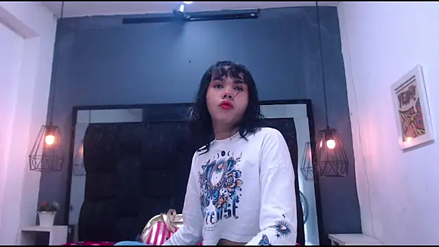 AndreaGil  online show from September 2025 07:04:01 PM