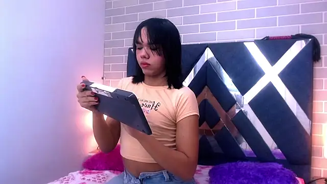 AndreaGil  online show from February 2025 11:40:02 AM