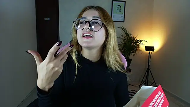 SweetJennaa online show from April 2026 04:30:02 AM