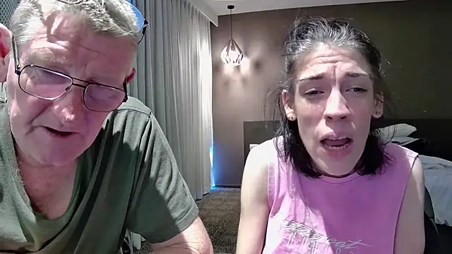 Snapshot of MelinahViking chatting on November 2025 04:52:02 AM MelinahViking online show from November 2025 04:52:02 AM