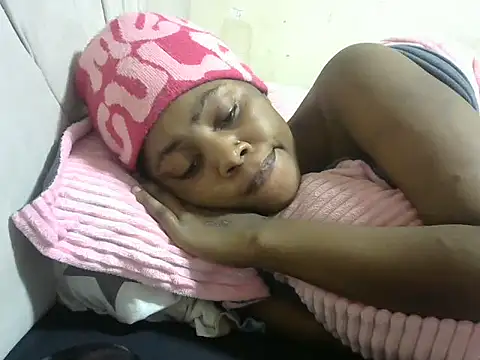 Snapshot of sweetgirlDora chatting on September 2025 12:38:02 AM sweetgirlDora online show from September 2025 12:38:02 AM