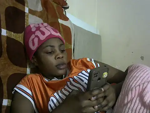 Snapshot of sweetgirlDora chatting on September 2025 04:42:01 PM sweetgirlDora online show from September 2025 04:42:01 PM