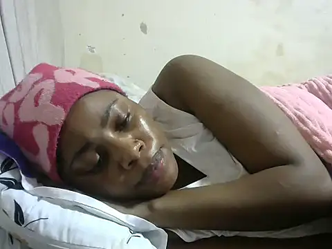 Snapshot of sweetgirlDora chatting on October 2025 08:32:02 PM sweetgirlDora online show from October 2025 08:32:02 PM