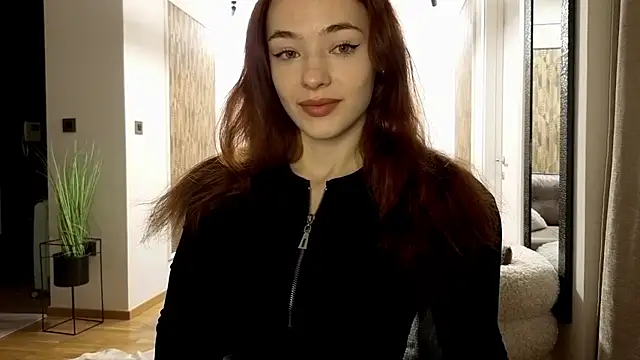 Snapshot of MiaRouge chatting on December 2025 02:49:01 AM MiaRouge online show from December 2025 02:49:01 AM