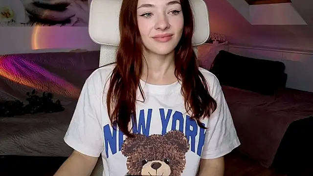 Snapshot of MiaRouge chatting on October 2025 05:07:02 AM MiaRouge online show from October 2025 05:07:02 AM