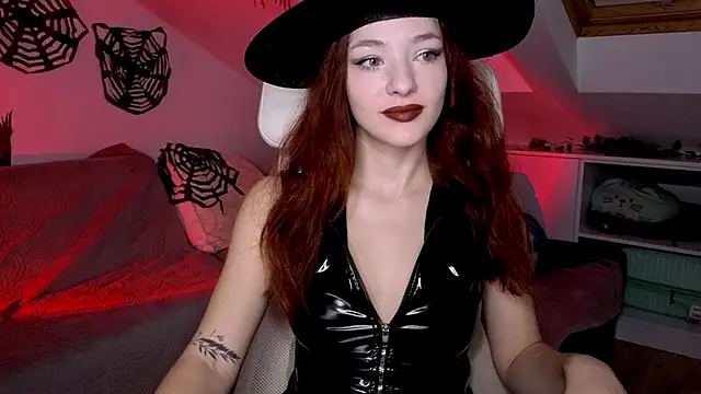 Snapshot of MiaRouge chatting on October 2025 03:40:02 AM MiaRouge online show from October 2025 03:40:02 AM