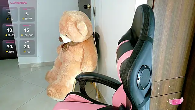 Abby tits online show from November 2025 07:03:01 PM