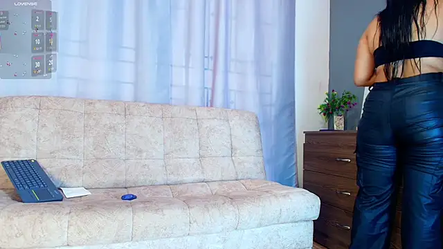 jade brunnette online show from November 2025 08:13:02 PM