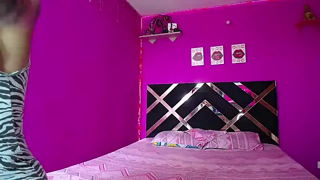 Snapshot of Zaratattoox chatting on February 2025 08:13:01 PM Zaratattoox online show from February 2025 08:13:01 PM