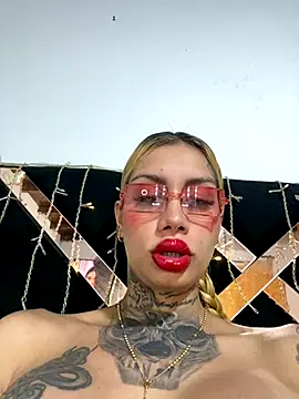 Snapshot of Zaratattoox chatting on October 2025 08:04:02 AM Zaratattoox online show from October 2025 08:04:02 AM