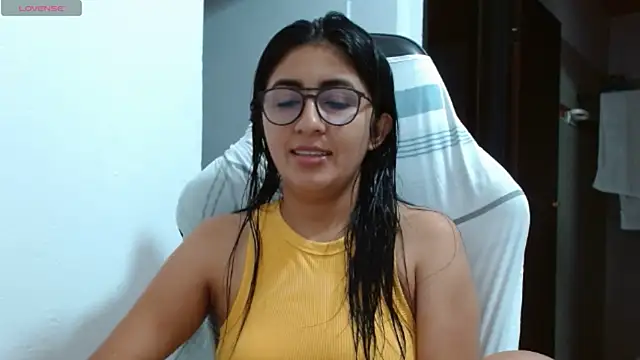 Snapshot of danna_peterson1 chatting on January 2025 09:04:02 PM danna peterson1 online show from January 2025 09:04:02 PM