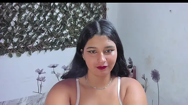 Snapshot of Megan_Whitte chatting on October 2025 09:47:01 PM Megan Whitte online show from October 2025 09:47:01 PM