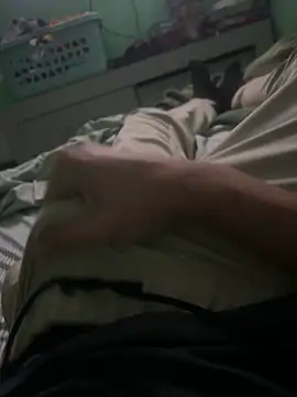 MephiticBermudas online show from December 2025 01:05:01 AM