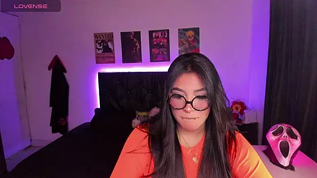 Mariana Hasper  online show from October 2025 04:09:01 AM