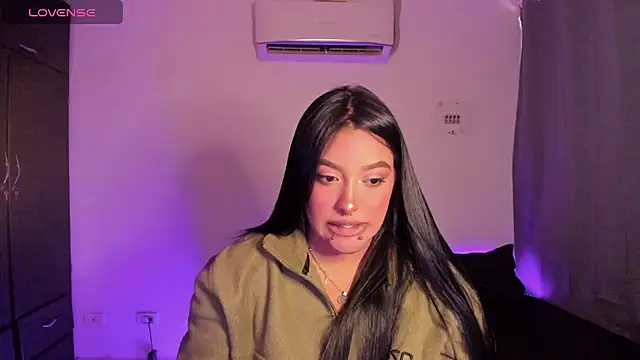 Mariana Hasper  online show from June 2026 06:24:01 PM