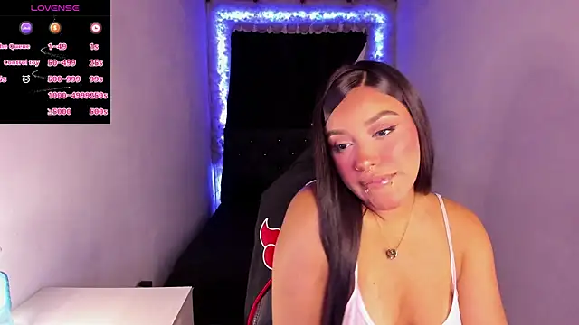 Snapshot of Mariana_Hasper_ chatting on December 2024 01:36:02 AM Mariana Hasper  online show from December 2024 01:36:02 AM