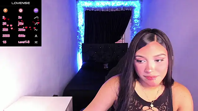 Snapshot of Mariana_Hasper_ chatting on February 2025 10:42:01 PM Mariana Hasper  online show from February 2025 10:42:01 PM