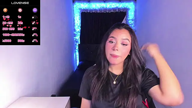 Snapshot of Mariana_Hasper_ chatting on March 2025 12:49:01 AM Mariana Hasper  online show from March 2025 12:49:01 AM