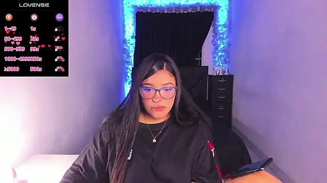 Snapshot of Mariana_Hasper_ chatting on February 2025 12:09:01 AM Mariana Hasper  online show from February 2025 12:09:01 AM